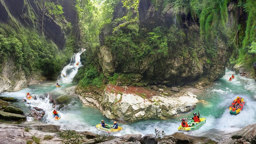 峡谷漂流
